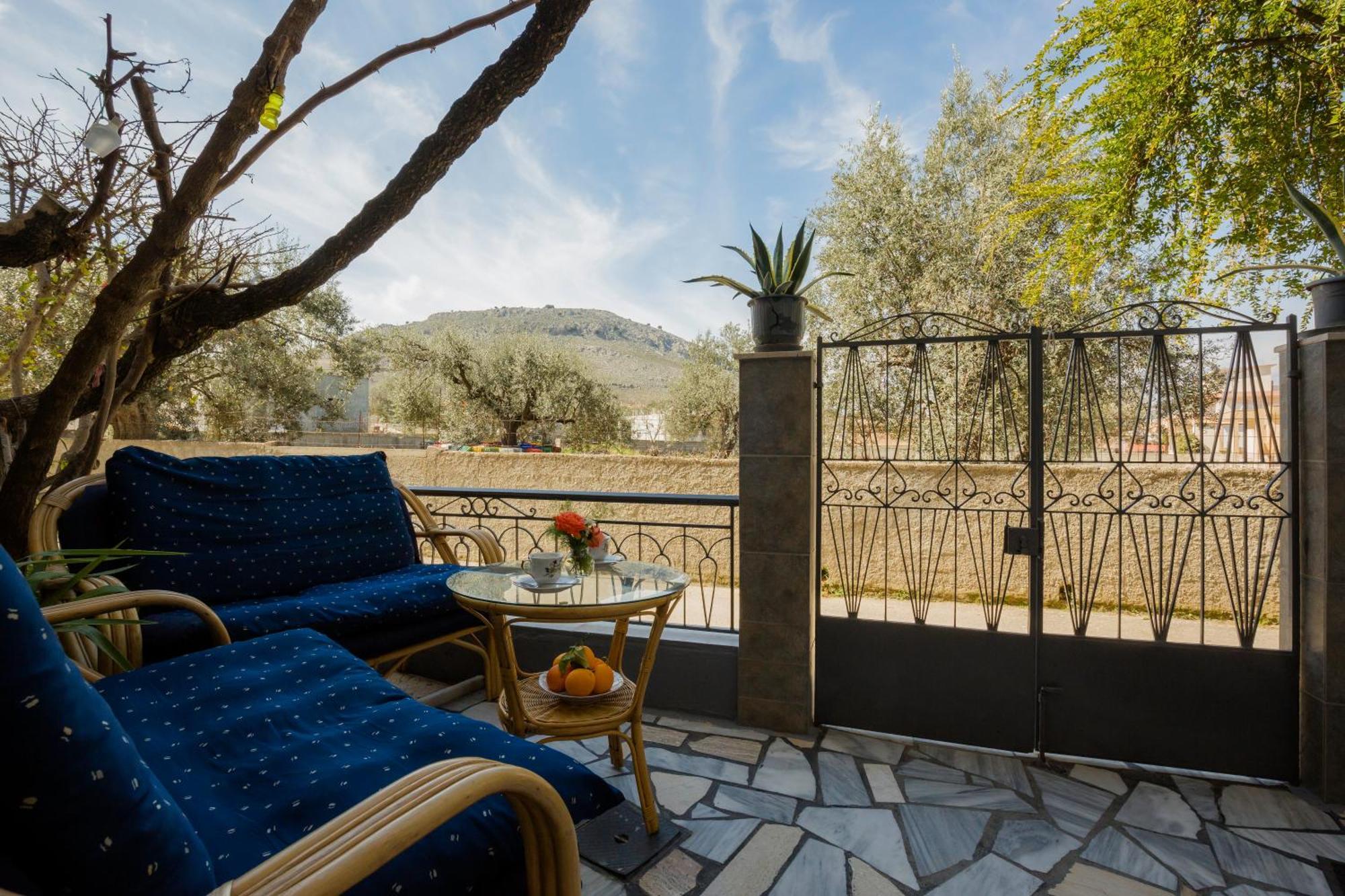 Cozy Archangelos With Private Parking 公寓 *