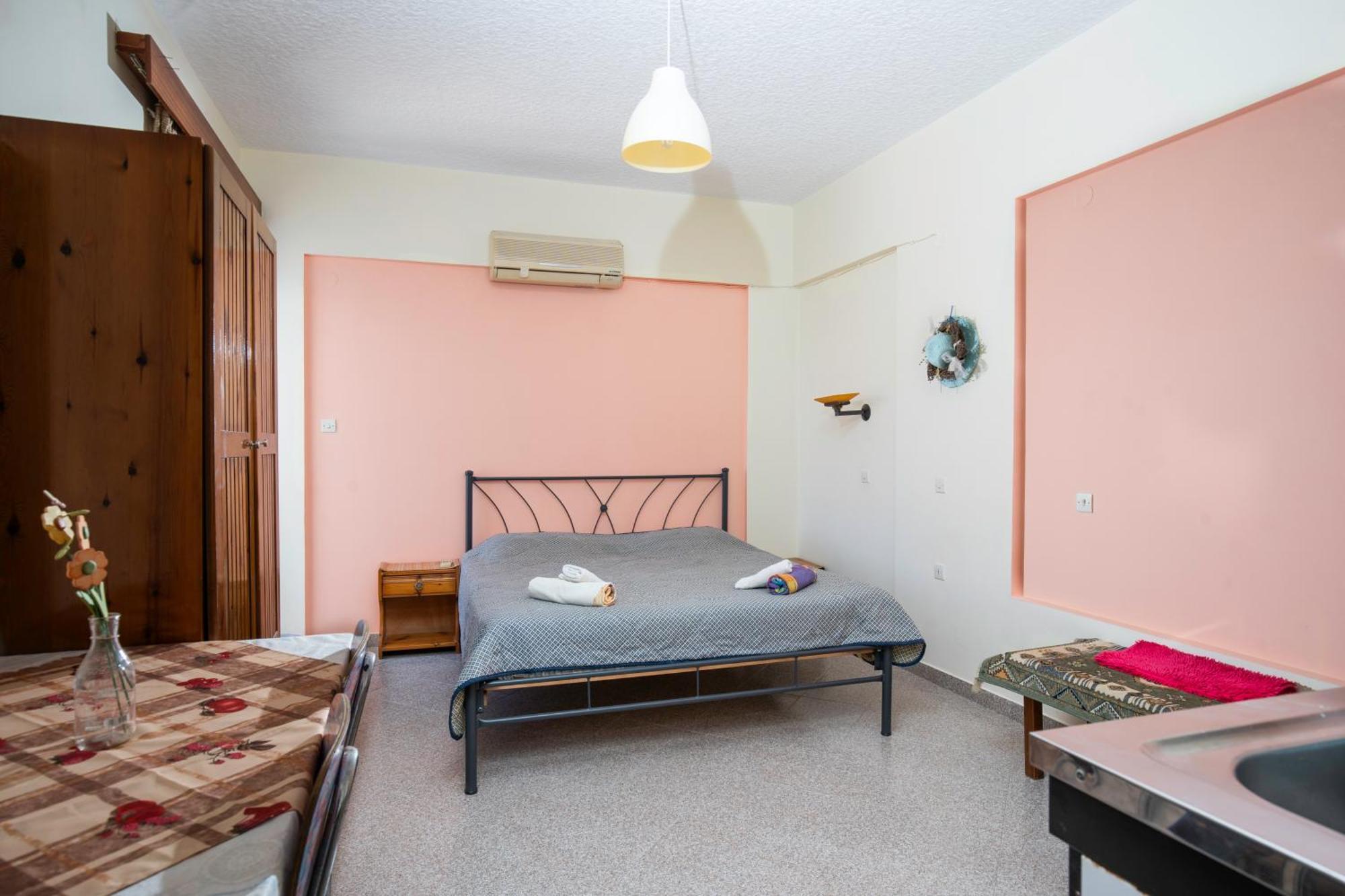 Cozy Archangelos With Private Parking Apartment